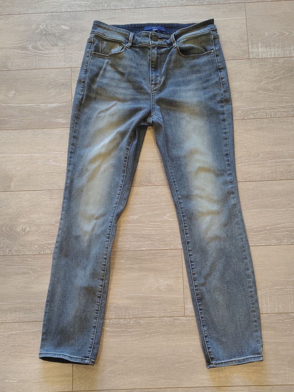 Apt. 9 Women's Washed Blue Straight Leg Jeans